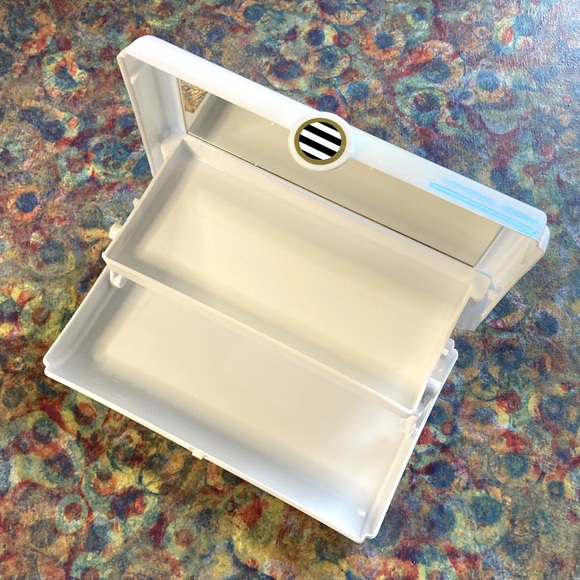 NWT Jewelry Cosmetic Hard Shell Case with Mirror Pearl White 8”x5”x2”Tee… - Picture 1 of 8